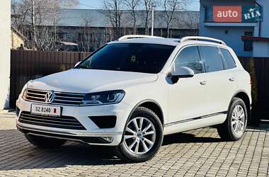 Позашляховик / Кросовер Volkswagen Touareg 2016 в Стрию