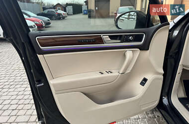 Внедорожник / Кроссовер Volkswagen Touareg 2014 в 