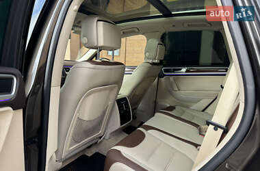 Внедорожник / Кроссовер Volkswagen Touareg 2014 в 
