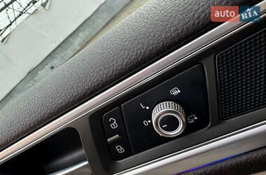 Внедорожник / Кроссовер Volkswagen Touareg 2014 в 