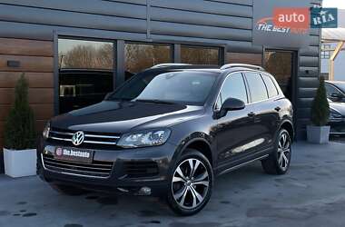 Внедорожник / Кроссовер Volkswagen Touareg 2011 в Ровно