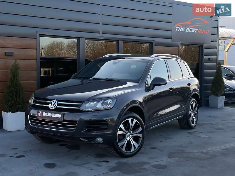 Позашляховик / Кросовер Volkswagen Touareg 2011 в Рівному