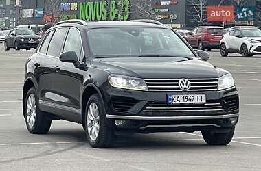 Внедорожник / Кроссовер Volkswagen Touareg 2016 в Киеве