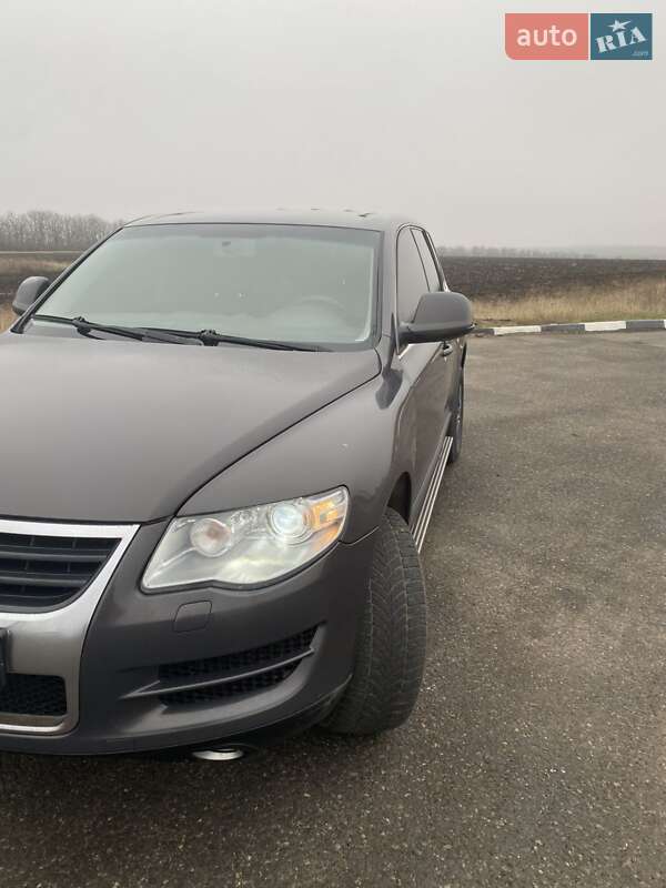 Позашляховик / Кросовер Volkswagen Touareg 2007 в Долинській