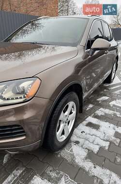 Внедорожник / Кроссовер Volkswagen Touareg 2012 в 