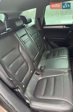 Внедорожник / Кроссовер Volkswagen Touareg 2012 в 
