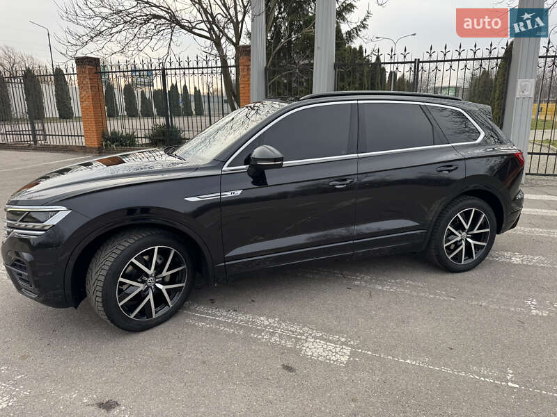 Внедорожник / Кроссовер Volkswagen Touareg 2019 в Александрие