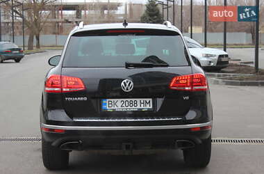 Внедорожник / Кроссовер Volkswagen Touareg 2015 в 