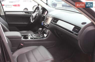 Внедорожник / Кроссовер Volkswagen Touareg 2015 в 