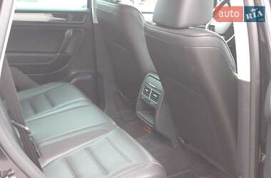 Внедорожник / Кроссовер Volkswagen Touareg 2015 в 