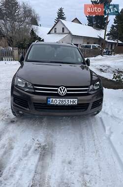 Внедорожник / Кроссовер Volkswagen Touareg 2013 в 