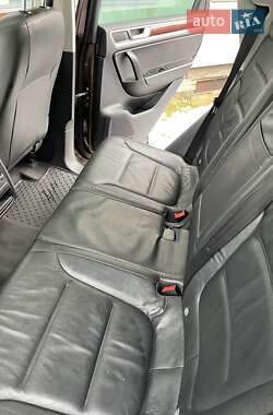 Внедорожник / Кроссовер Volkswagen Touareg 2013 в 
