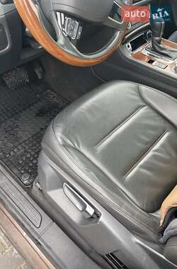 Внедорожник / Кроссовер Volkswagen Touareg 2013 в 