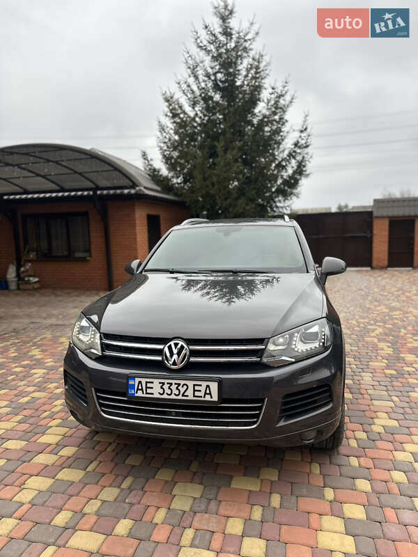Внедорожник / Кроссовер Volkswagen Touareg 2010 в Днепре