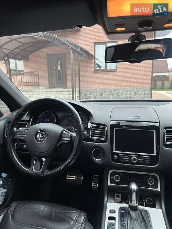 Внедорожник / Кроссовер Volkswagen Touareg 2010 в Днепре