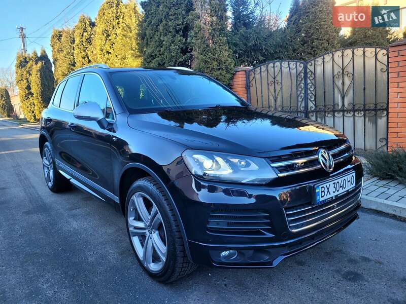Внедорожник / Кроссовер Volkswagen Touareg 2013 в Хмельницком