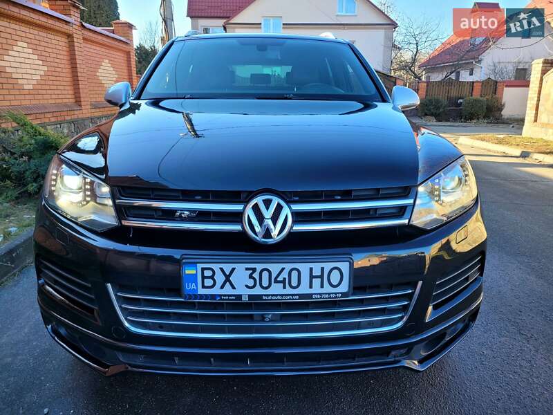 Внедорожник / Кроссовер Volkswagen Touareg 2013 в Хмельницком
