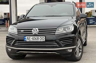 Позашляховик / Кросовер Volkswagen Touareg 2016 в Дніпрі