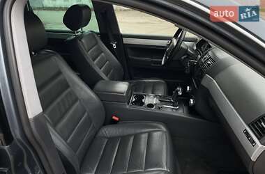 Позашляховик / Кросовер Volkswagen Touareg 2005 в Дніпрі