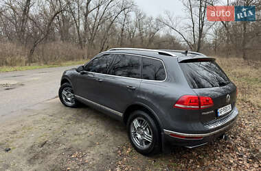 Позашляховик / Кросовер Volkswagen Touareg 2014 в Дніпрі