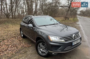 Позашляховик / Кросовер Volkswagen Touareg 2014 в Дніпрі