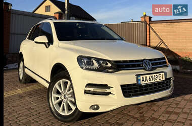 Позашляховик / Кросовер Volkswagen Touareg 2011 в Києві