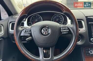 Внедорожник / Кроссовер Volkswagen Touareg 2012 в Днепре