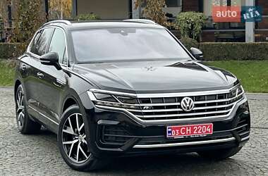 Позашляховик / Кросовер Volkswagen Touareg 2018 в Львові