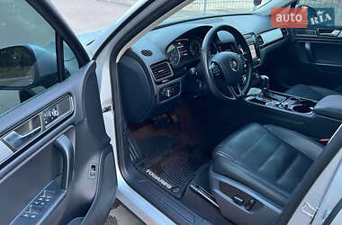 Внедорожник / Кроссовер Volkswagen Touareg 2012 в Киеве