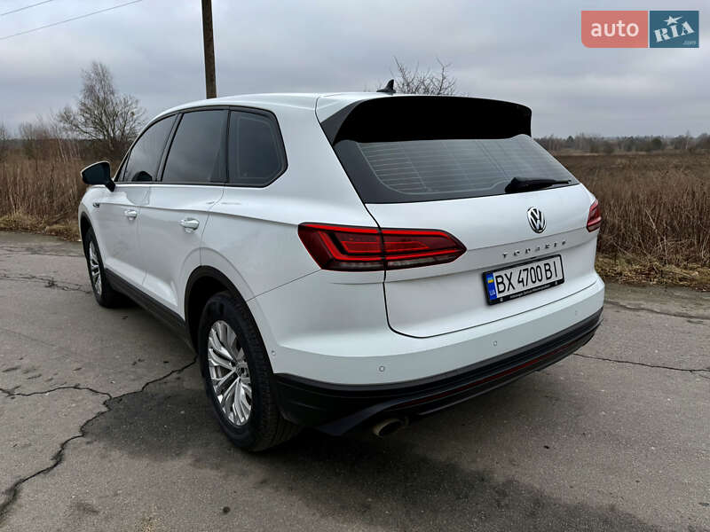Позашляховик / Кросовер Volkswagen Touareg 2018 в Шепетівці