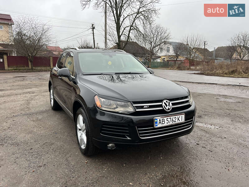 Внедорожник / Кроссовер Volkswagen Touareg 2011 в Киеве