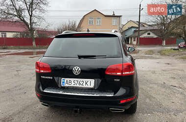 Внедорожник / Кроссовер Volkswagen Touareg 2011 в Киеве