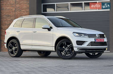 Внедорожник / Кроссовер Volkswagen Touareg 2017 в Черновцах