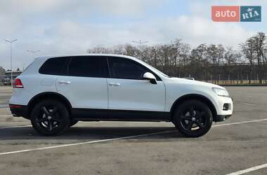 Внедорожник / Кроссовер Volkswagen Touareg 2013 в 