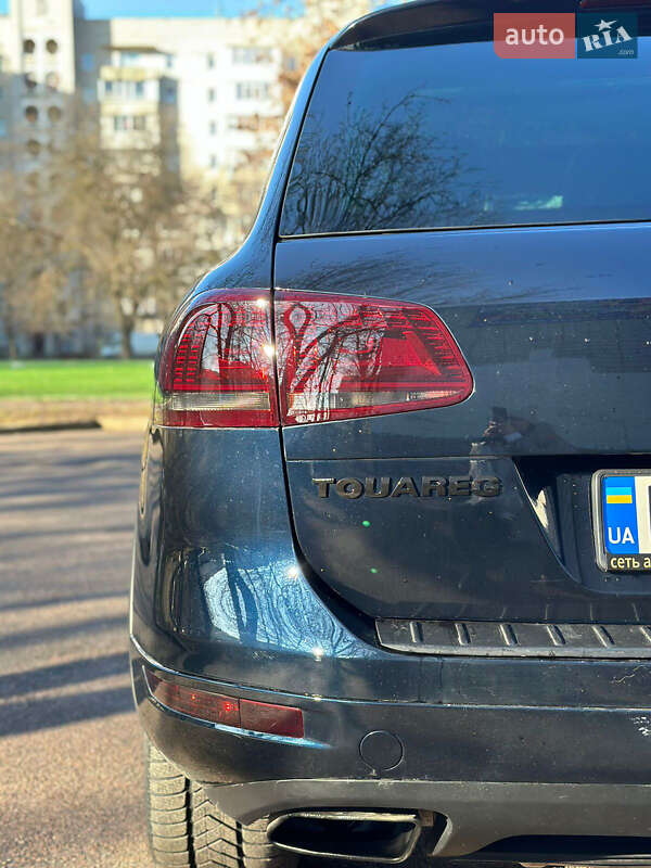 Внедорожник / Кроссовер Volkswagen Touareg 2014 в Житомире