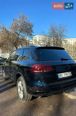 Внедорожник / Кроссовер Volkswagen Touareg 2014 в 