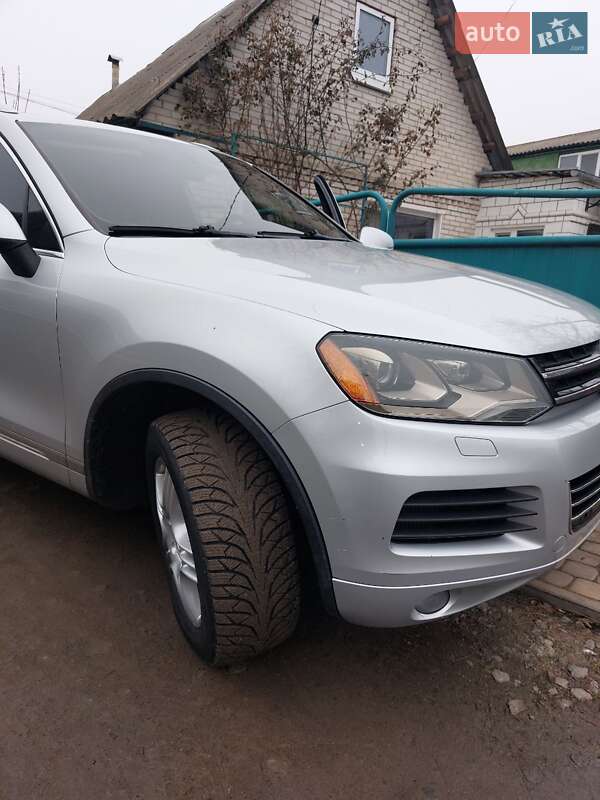 Внедорожник / Кроссовер Volkswagen Touareg 2010 в Гайсине