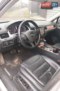 Внедорожник / Кроссовер Volkswagen Touareg 2010 в Гайсине