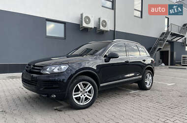 Внедорожник / Кроссовер Volkswagen Touareg 2014 в Хмельницком