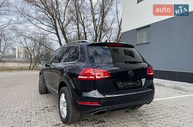 Внедорожник / Кроссовер Volkswagen Touareg 2014 в Хмельницком