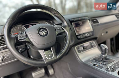 Внедорожник / Кроссовер Volkswagen Touareg 2014 в Хмельницком