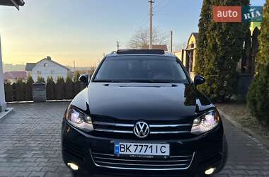 Позашляховик / Кросовер Volkswagen Touareg 2012 в Рівному