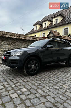 Позашляховик / Кросовер Volkswagen Touareg 2013 в 