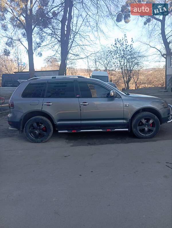 Внедорожник / Кроссовер Volkswagen Touareg 2004 в Львове