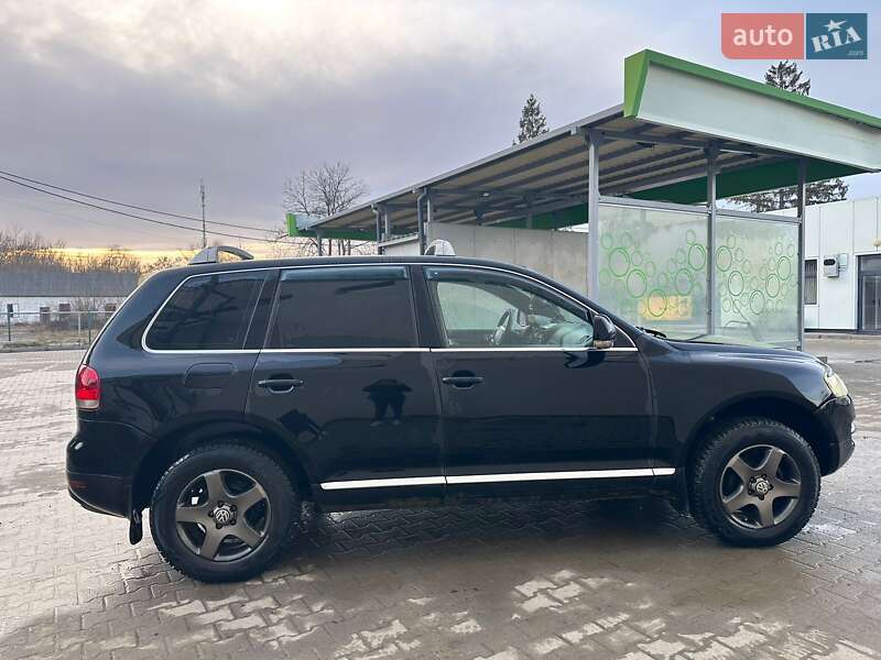 Внедорожник / Кроссовер Volkswagen Touareg 2006 в Черновцах