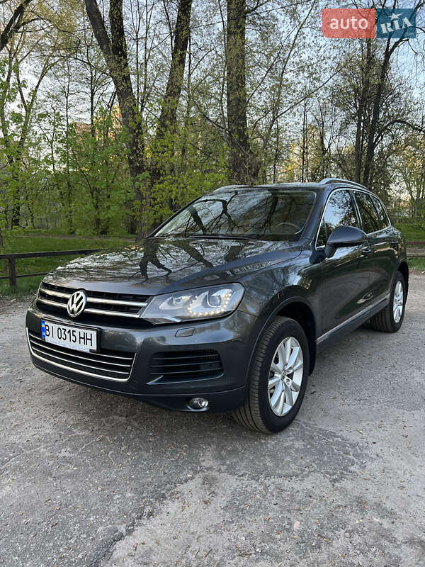 Внедорожник / Кроссовер Volkswagen Touareg 2012 в 
