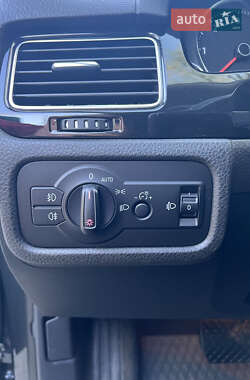 Внедорожник / Кроссовер Volkswagen Touareg 2012 в 