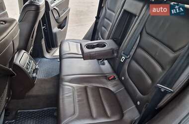 Внедорожник / Кроссовер Volkswagen Touareg 2015 в 