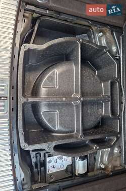 Внедорожник / Кроссовер Volkswagen Touareg 2015 в 