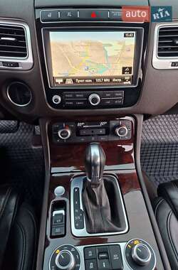 Внедорожник / Кроссовер Volkswagen Touareg 2015 в 